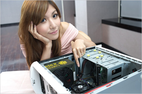 開核大作戰 美女手把手教你如何裝機