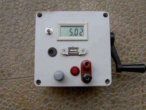 自制便攜式手搖發電機