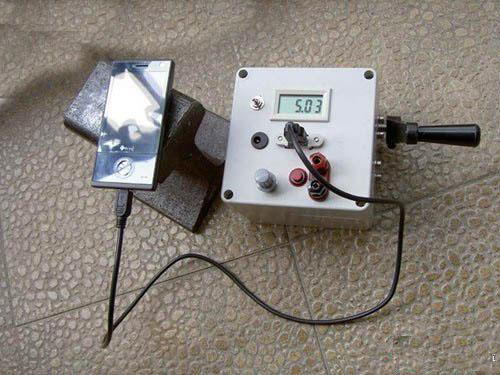 自制便攜式手搖發電機