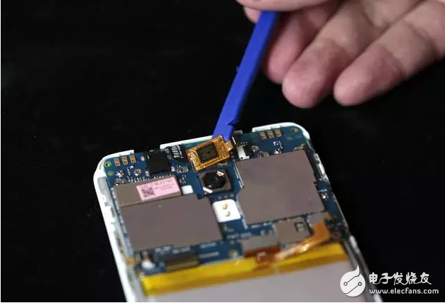 魅藍5s拆解：支持18W快充的小機身，竟然塞了這么大的東西！