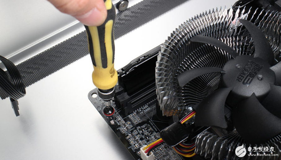 玩英雄聯盟用什么電腦好?2000元教你打造一臺LOL小鋼炮