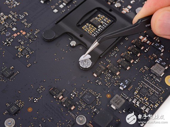 21.5寸4K iMac拆解大曝光，內部芯片一覽！