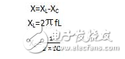 以SnO2氣敏元件為例，它是由0.1--10um的晶體集合而成，這種晶體是作為N型半導(dǎo)體而工作的。在正常情況下，是處于氧離子缺位的狀態(tài)。當(dāng)遇到離解能較小且易于失去電子的可燃性氣體分子時，電子從氣體分子向半導(dǎo)體遷移，半導(dǎo)體的載流子濃度增加，因此電導(dǎo)率增加。而對于P型半導(dǎo)體來說，它的晶格是陽離子缺位狀態(tài)，當(dāng)遇到可燃性氣體時其電導(dǎo)率則減小。
