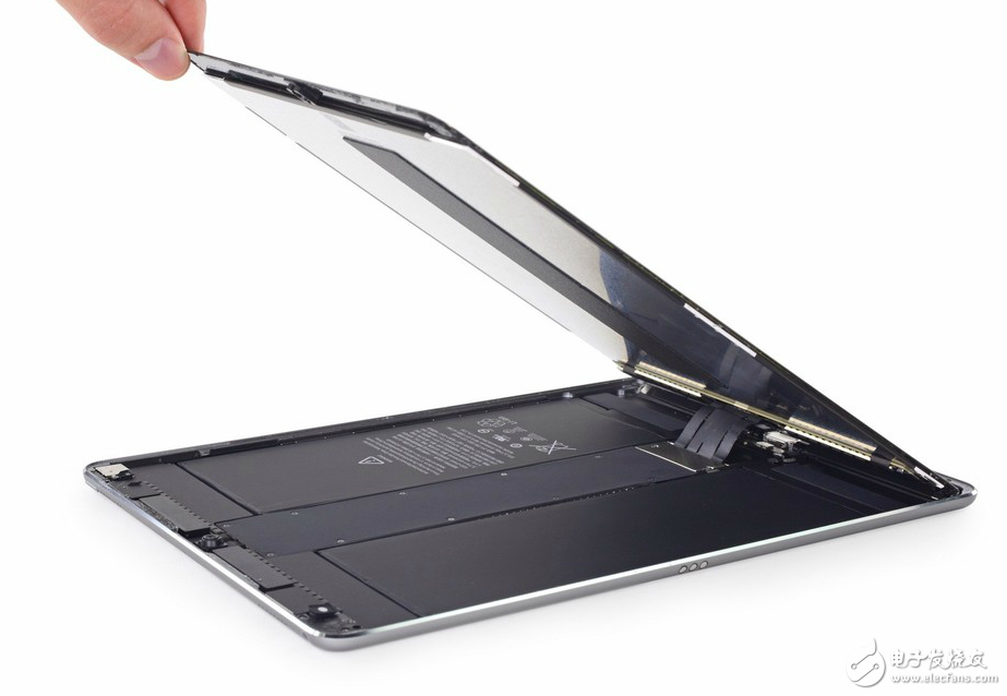 10.5英寸iPad Pro首拆解:為了高刷新頻率上了四根排線!