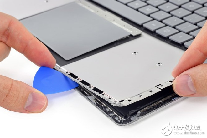 Surface Laptop拆解:修理Surface Laptop最好的方法就是換一臺