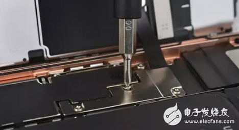 iphone8不止是感覺像iphone7,拆了機(jī)和蘋果7也是差不了多少,不怕果粉心寒嗎?