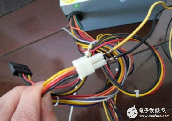 220v轉12v穩壓電源電路圖