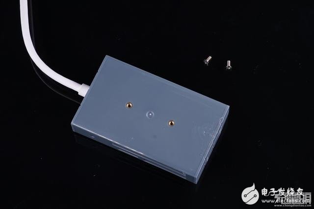 MOMAX專業版ONLINK讀卡器CU1S拆解