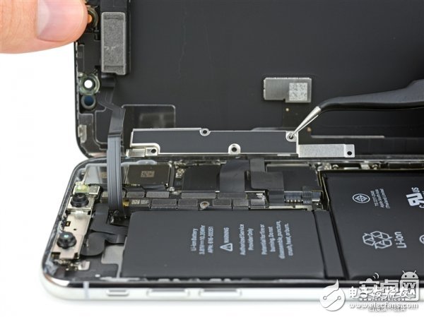 iPhone X最專業深度拆解！驚現神秘芯片