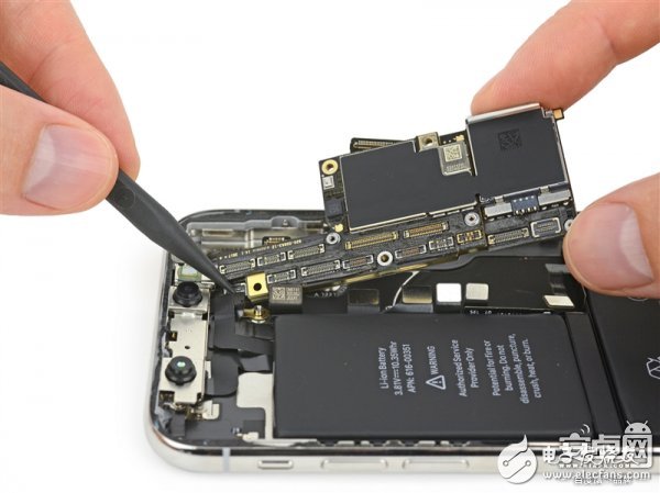 iPhone X最專業深度拆解！驚現神秘芯片