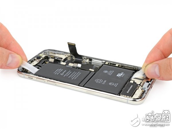 iPhone X最專業深度拆解！驚現神秘芯片
