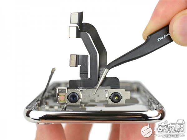 iPhone X最專業深度拆解！驚現神秘芯片
