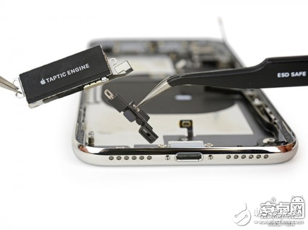 iPhone X最專業深度拆解！驚現神秘芯片