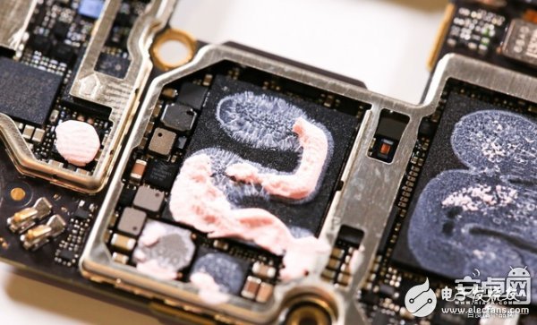 原創 8曲面智慧手機榮耀MAGIC拆機：傳感器眾多，做工細致！