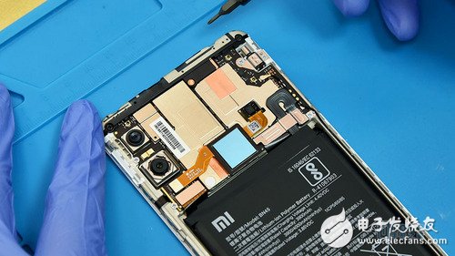 千元性價(jià)比神器！紅米Note 5拆解超詳細(xì)拆解