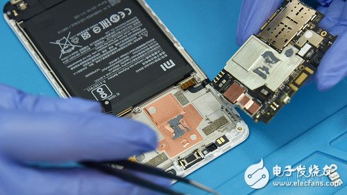 千元性價(jià)比神器！紅米Note 5拆解超詳細(xì)拆解